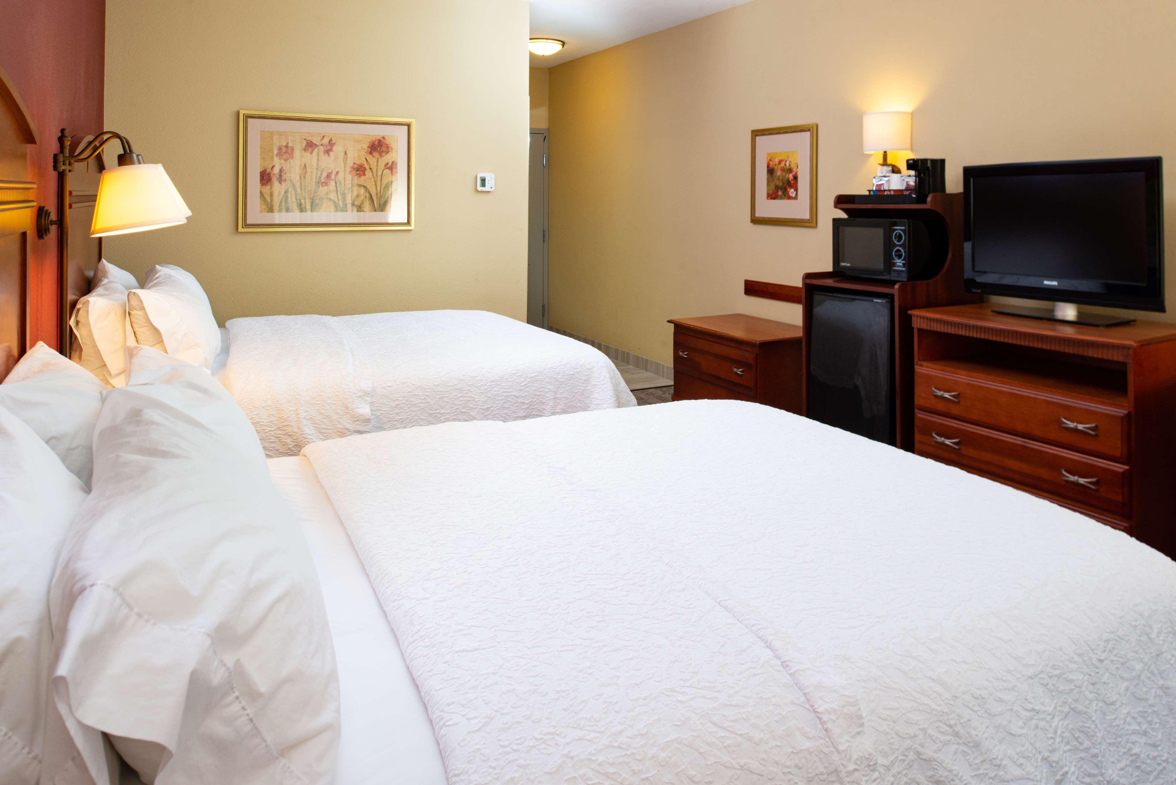 Hampton Inn Kansas City Northeast Exterior photo