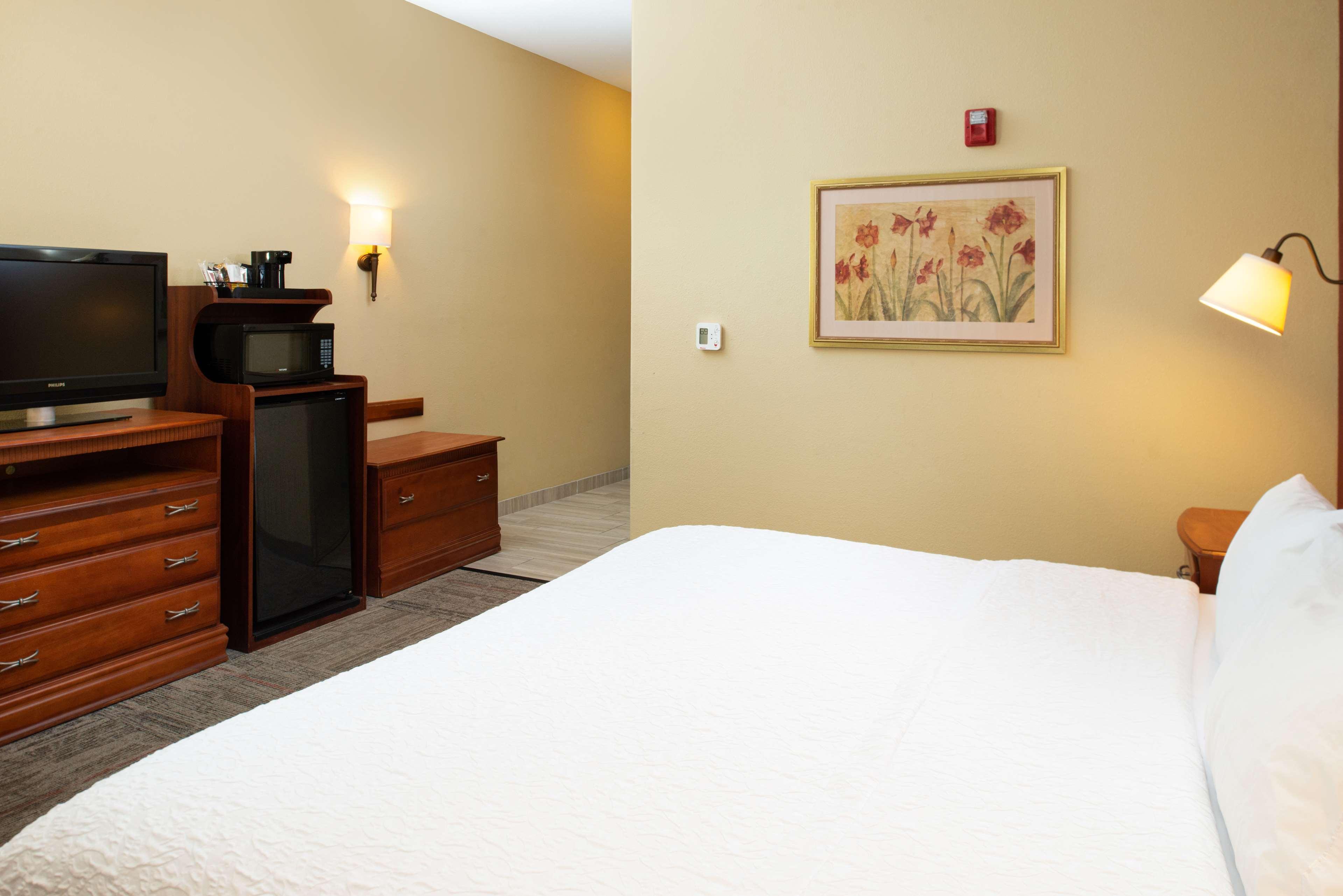 Hampton Inn Kansas City Northeast Exterior photo