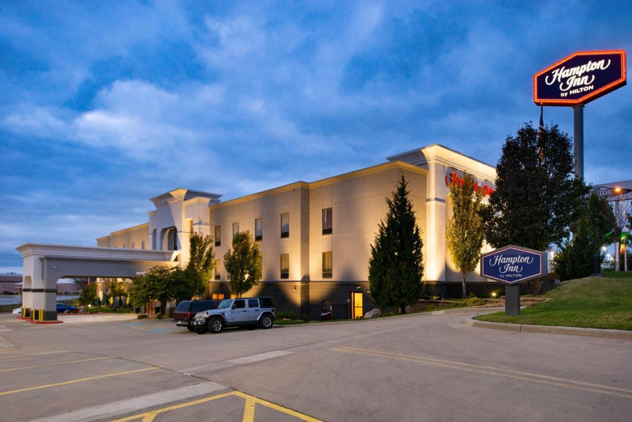Hampton Inn Kansas City Northeast Exterior photo