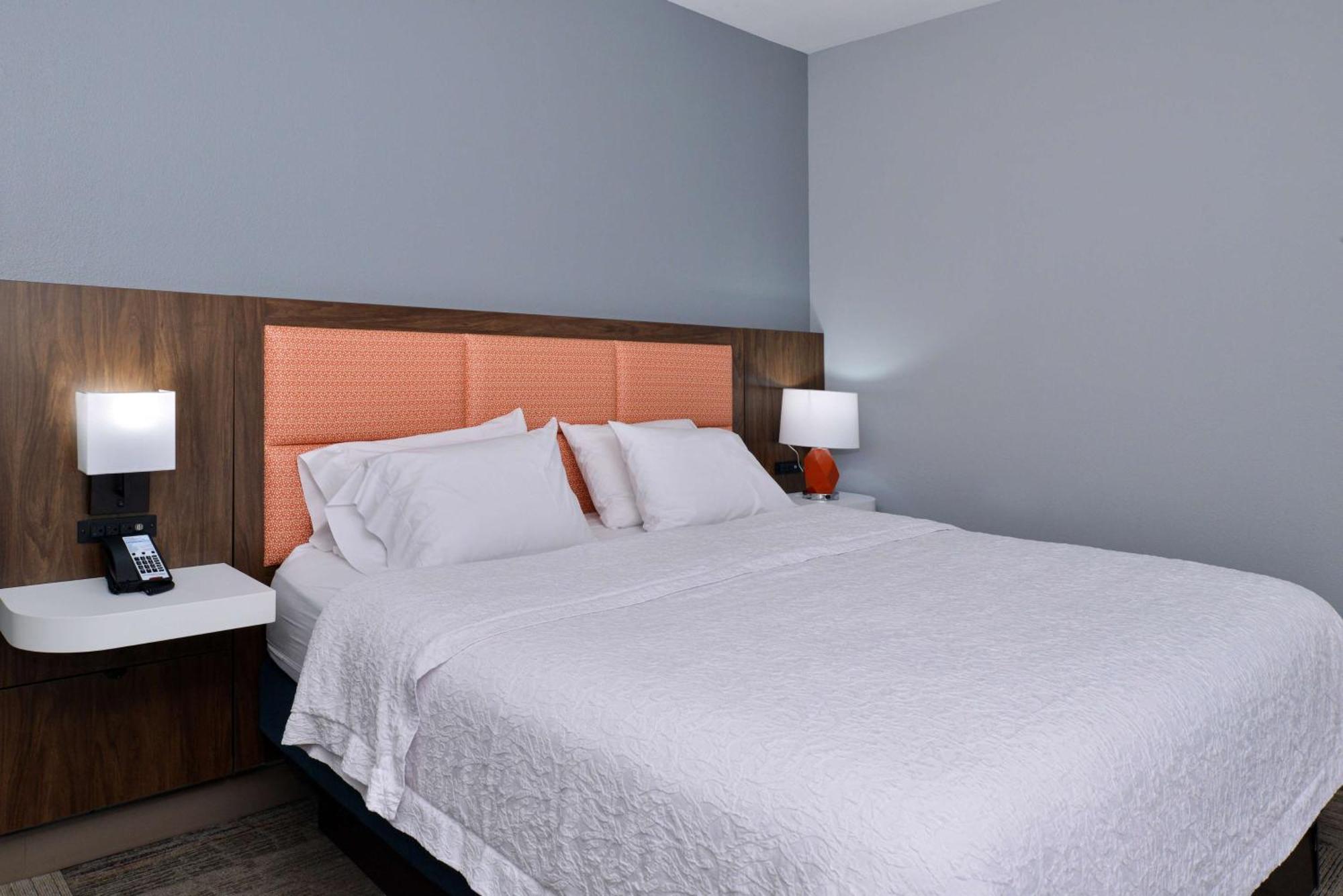 Hampton Inn Kansas City Northeast Exterior photo