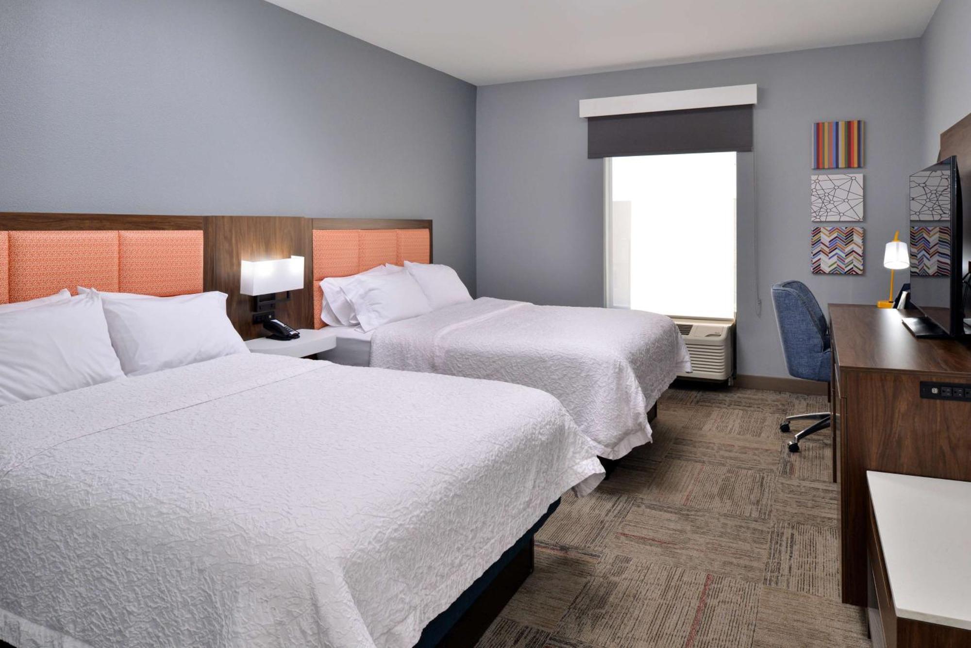 Hampton Inn Kansas City Northeast Exterior photo
