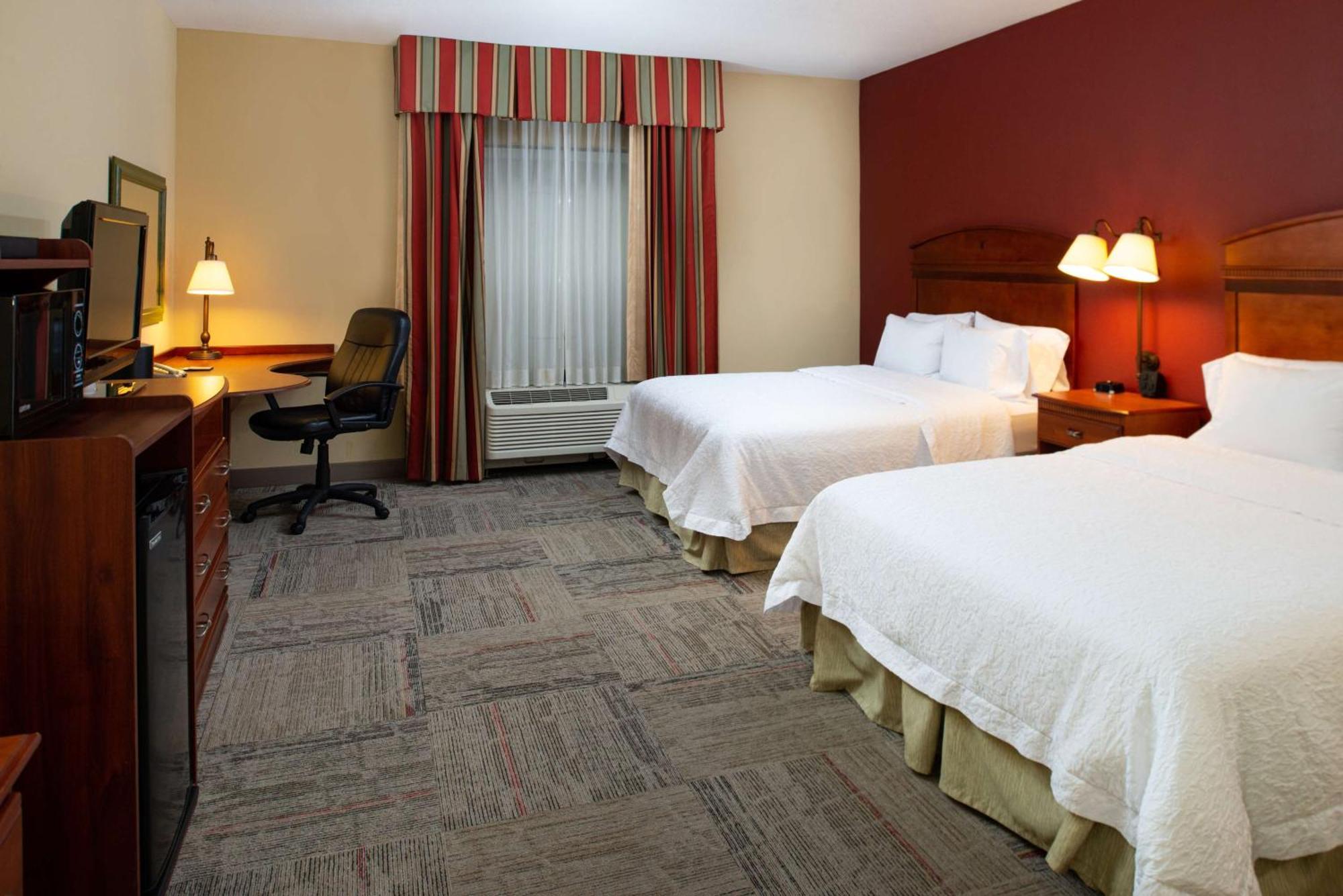 Hampton Inn Kansas City Northeast Exterior photo