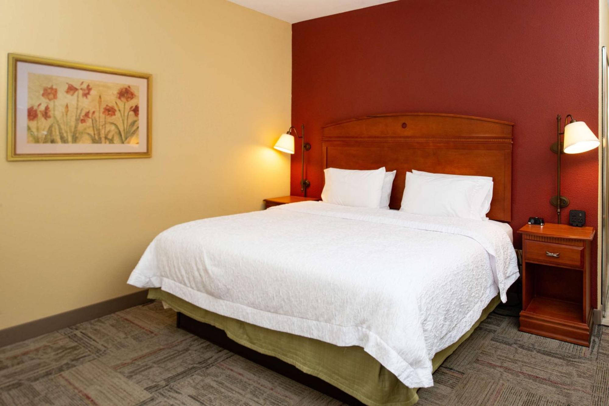 Hampton Inn Kansas City Northeast Exterior photo