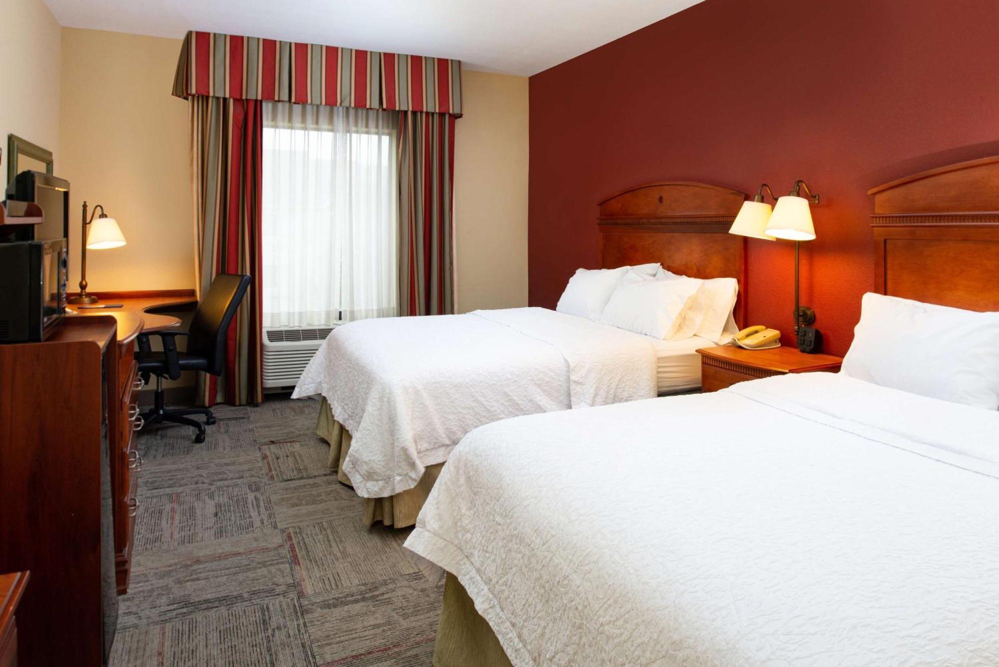Hampton Inn Kansas City Northeast Exterior photo