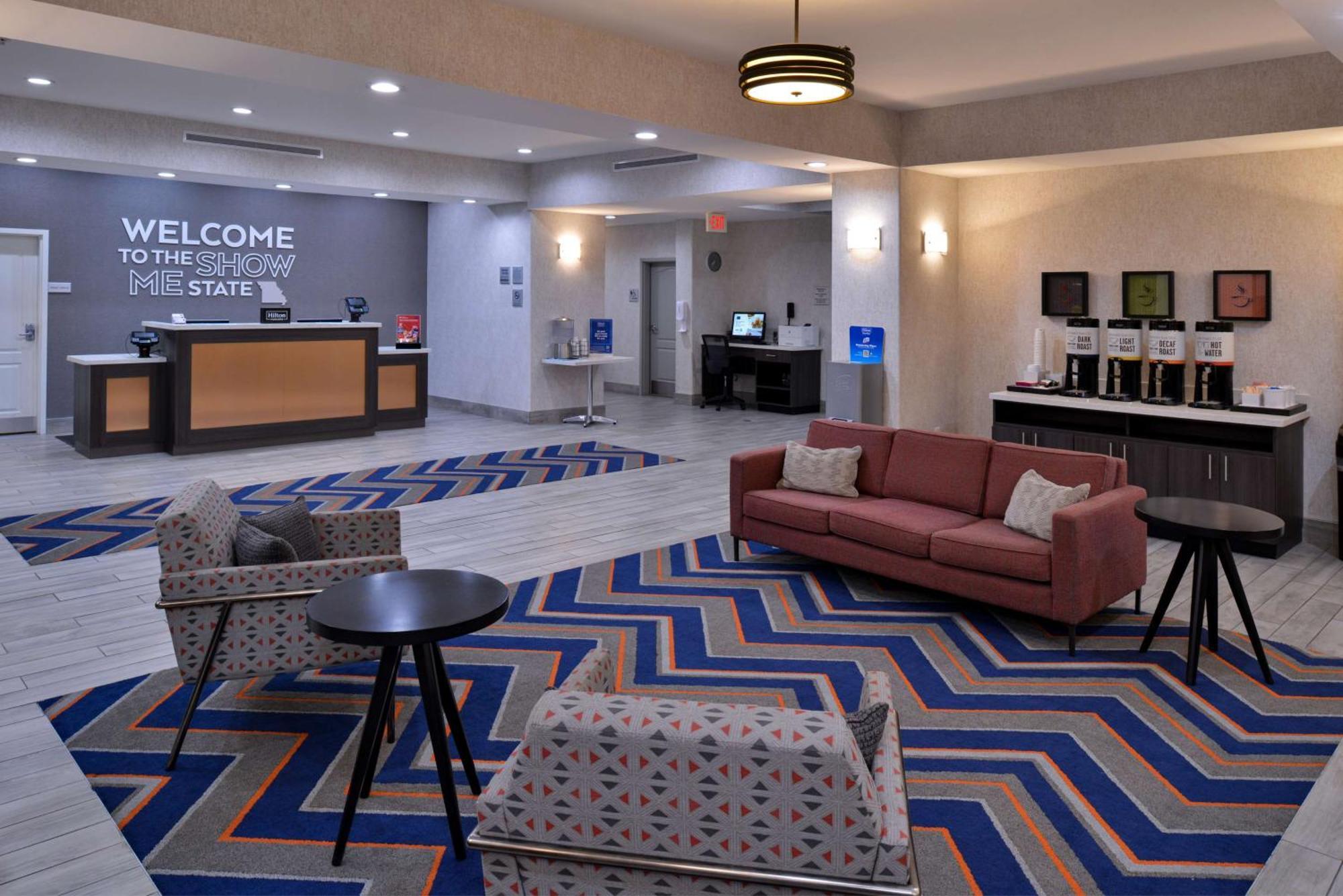 Hampton Inn Kansas City Northeast Exterior photo